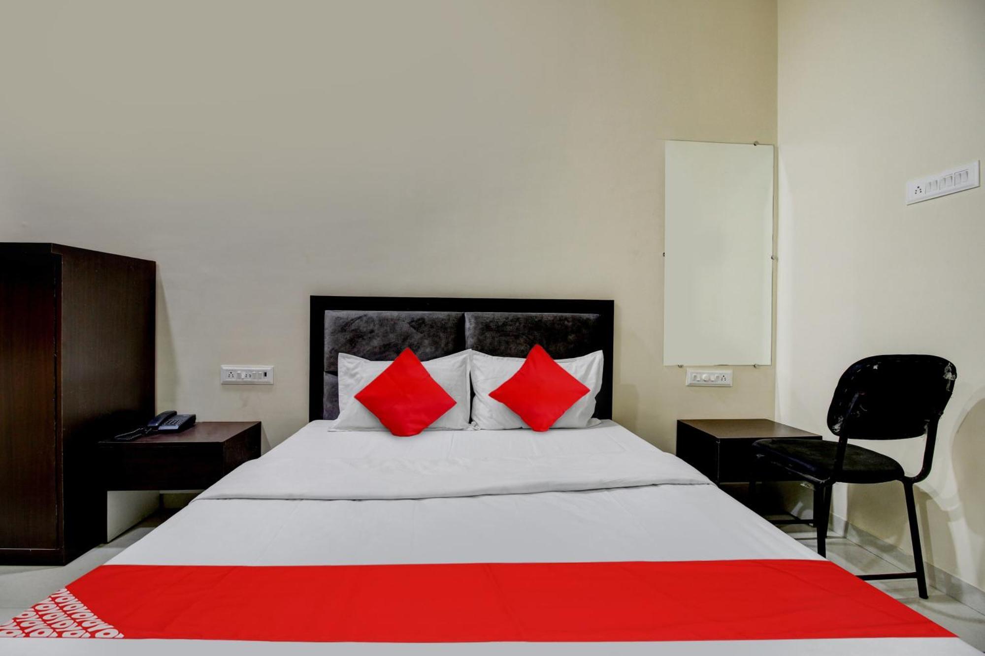 Super Hotel O The Shloka Bhopal Eksteriør bilde