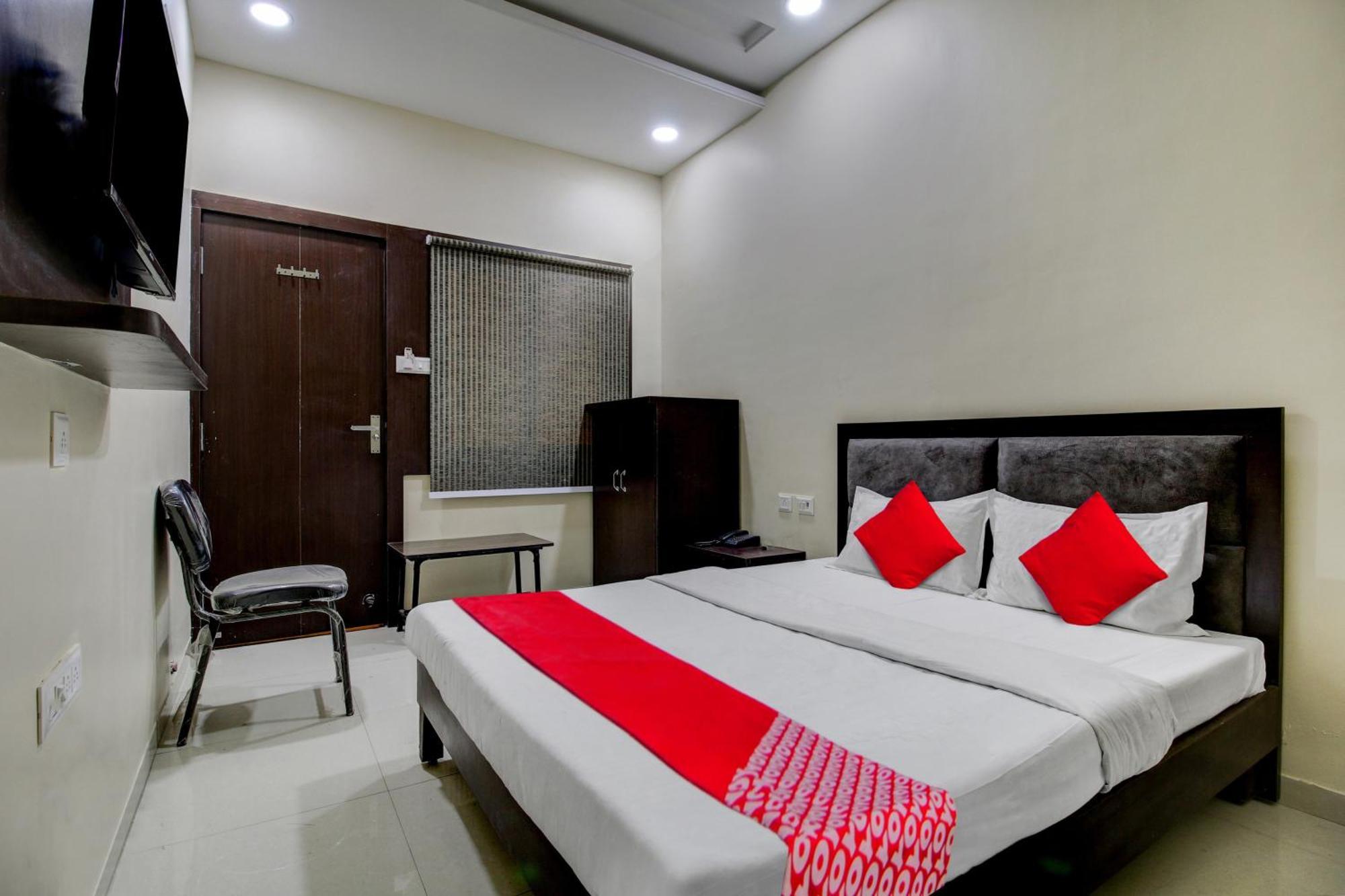 Super Hotel O The Shloka Bhopal Eksteriør bilde